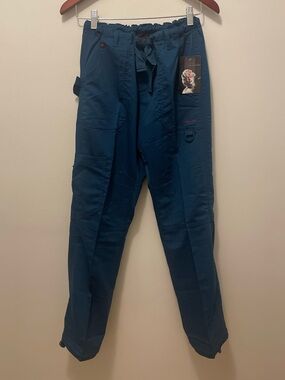 Women’s Marilyn Monroe Caribbean Blue Scrub Pants with Utility Pockets
